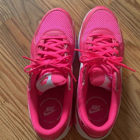 EUC Nike Air Max - Picture 6 of 6